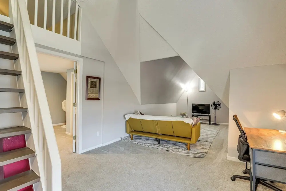Central Duplex Townhome Close to Twin Cities