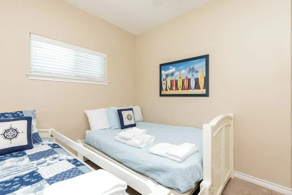 Comfy 2 bedroom | Pets & Shared Pool