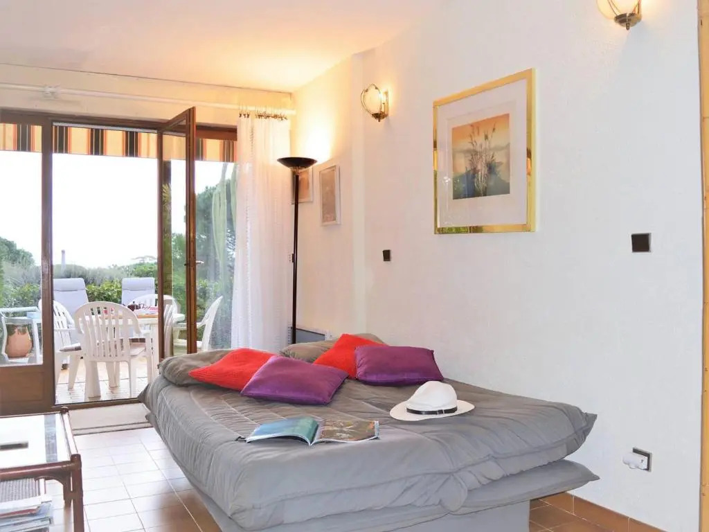 Appartement Le Lavandou, 2 pièces, 4 personnes - FR-1-251-305