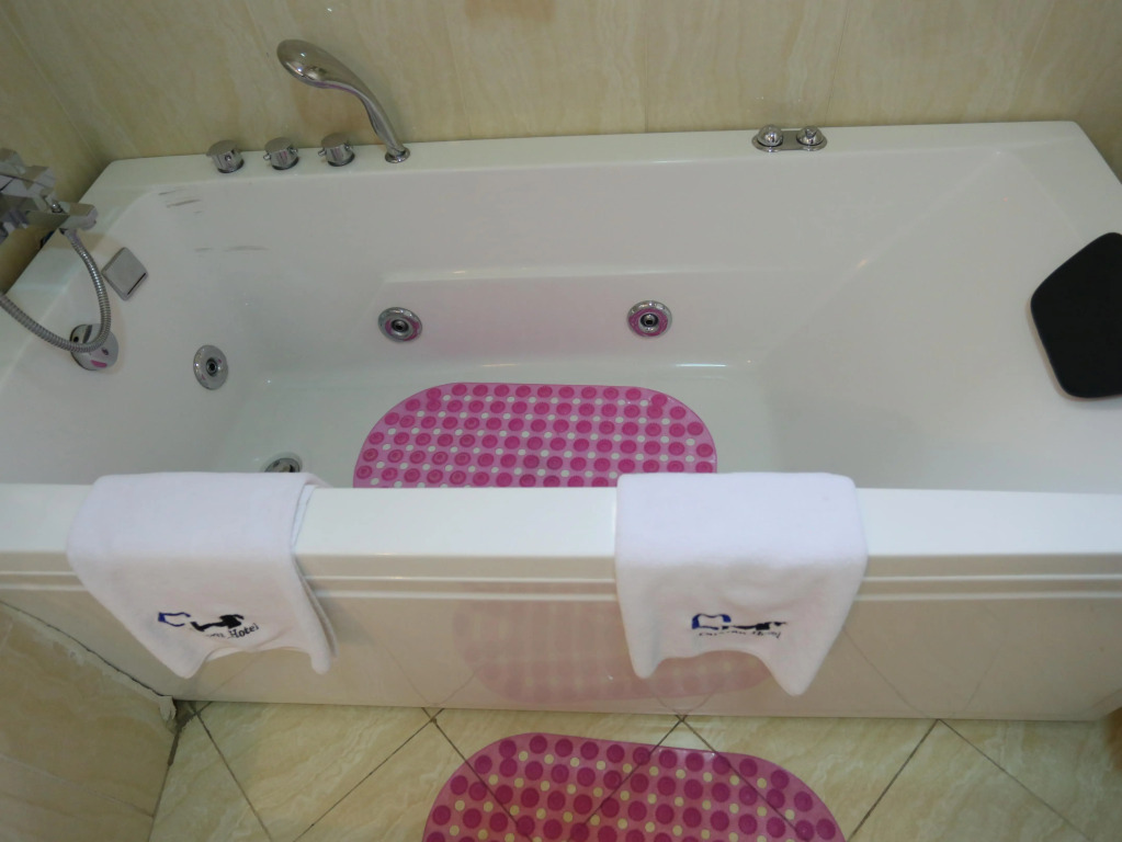 Caravan Hotel