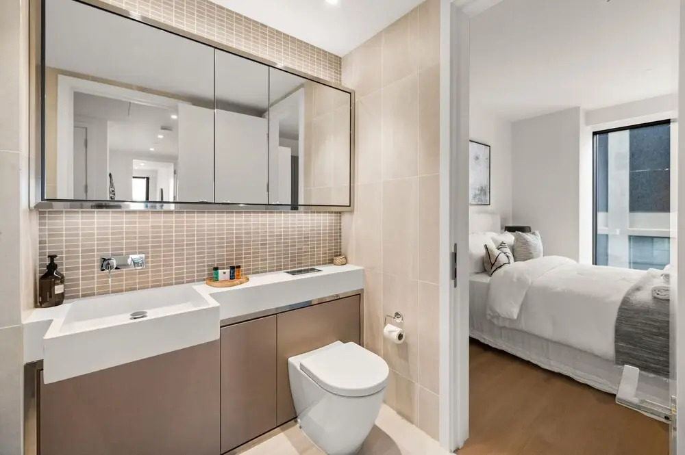 Luxury two Bedroom Apartment in East Londons Docklands