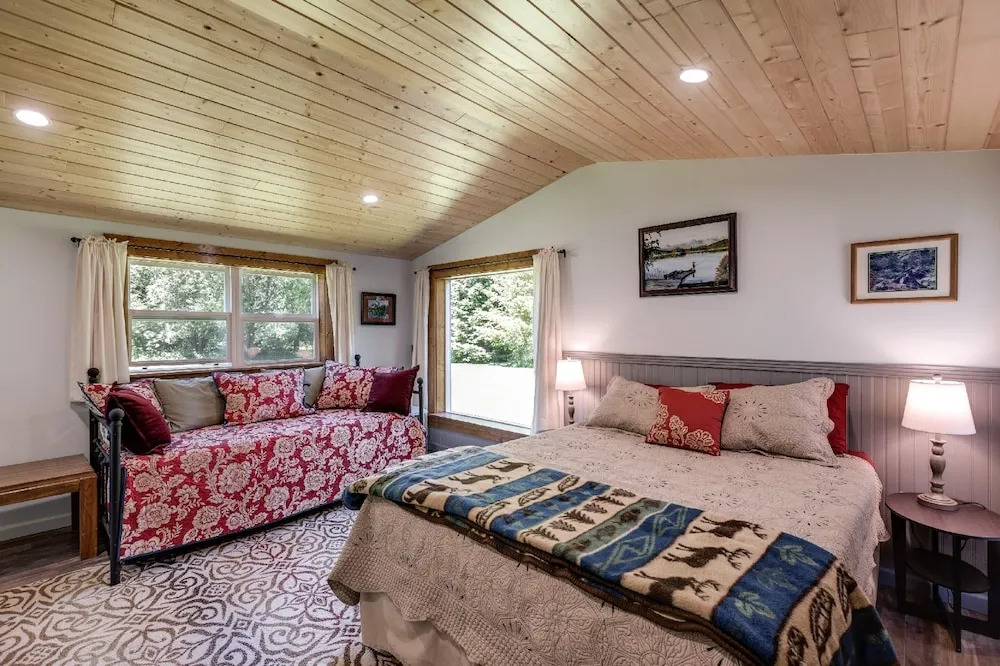 71MF- Rustic - Pets Ok - Sleeps 4