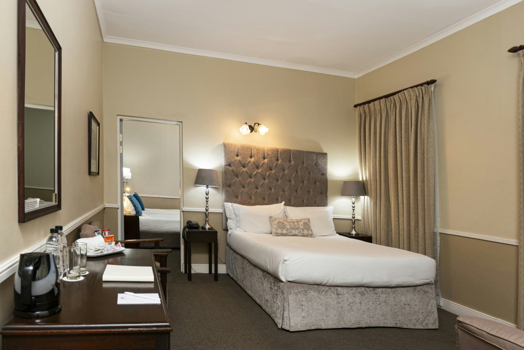 Queens Hotel by BON Hotels