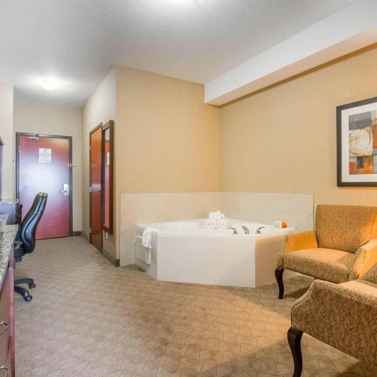 Comfort Inn & Suites