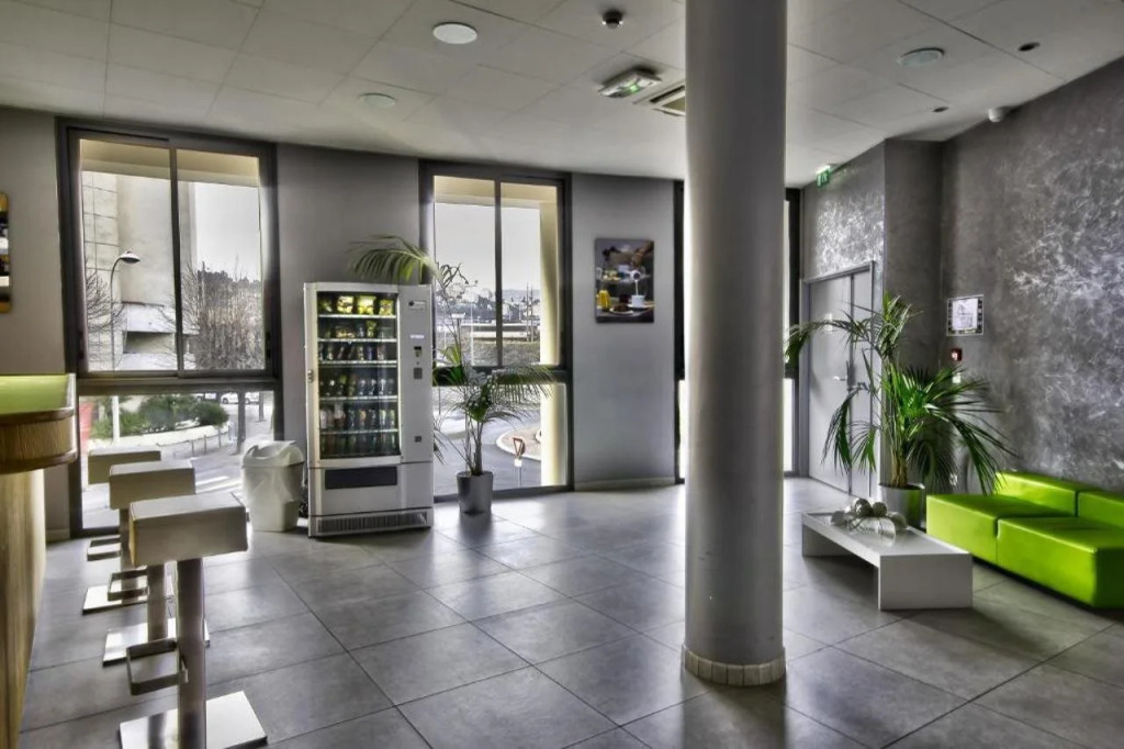 Esatitude Hotel