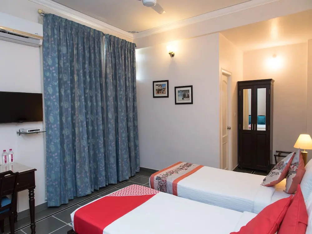 OYO 14357 Dev Villa