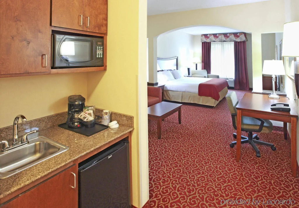 Holiday Inn Express Suites Little Rock West by IHG