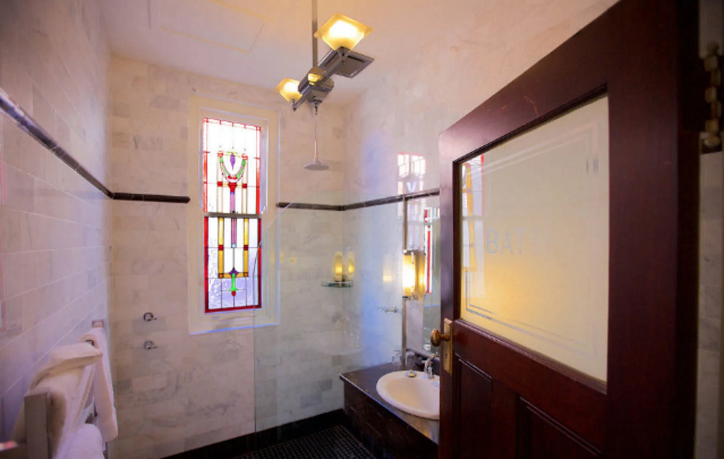 Carrington Hotel