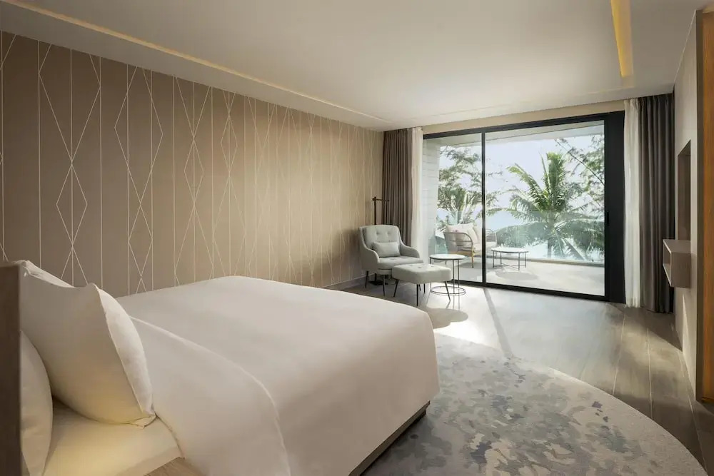 Radisson Blu Resort, Phuket Mai Khao Beach