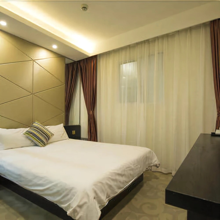 Fast 109 Hotel Chain Shanghai Baoshan Road Metro Station