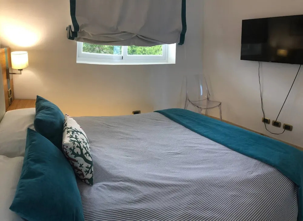 2 Bedroom swim-up Cana Rock