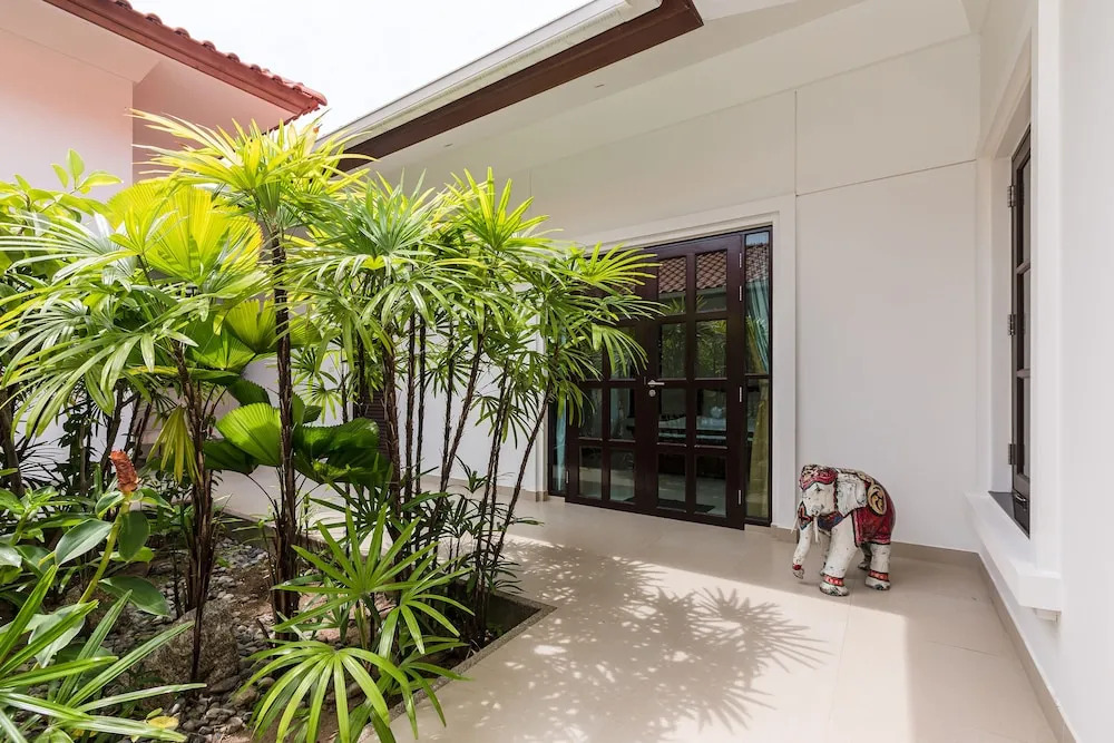 3 Bedroom Pool Villa In Banyan Residence 3B97