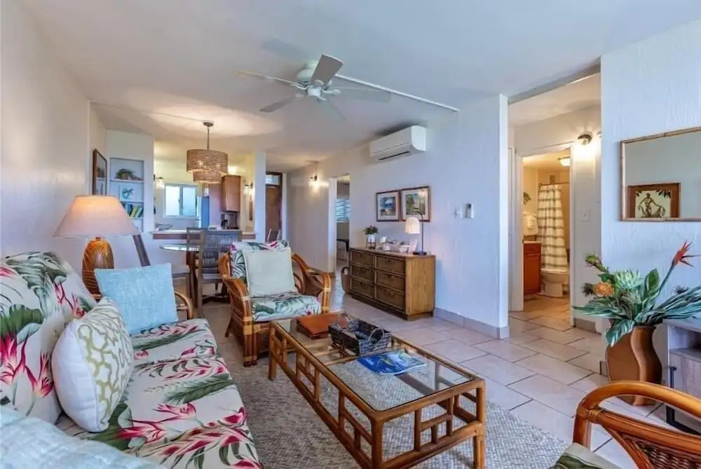Menehune Shores #423 2 Bedroom Condo by RedAwning