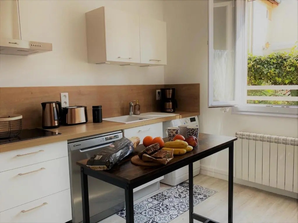 Maison chaleureuse*** avec patio et parking privé