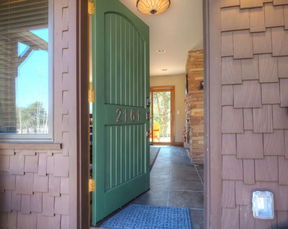 Longs Peak Lookout Cabin - 3 Br Cabin