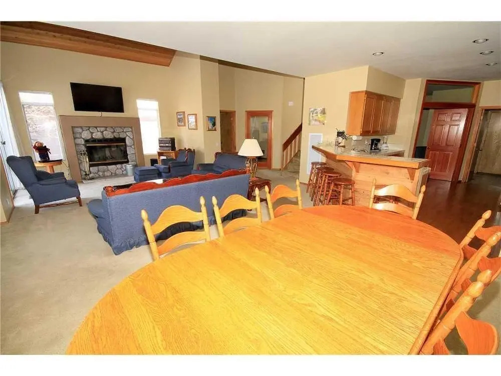 Snowcreek Phase 4 521 4 Br townhouse by RedAwning