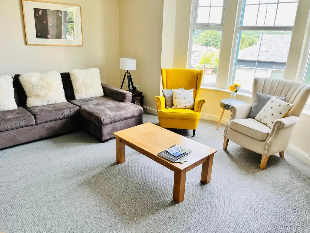 Ilkley Apartment with Parking