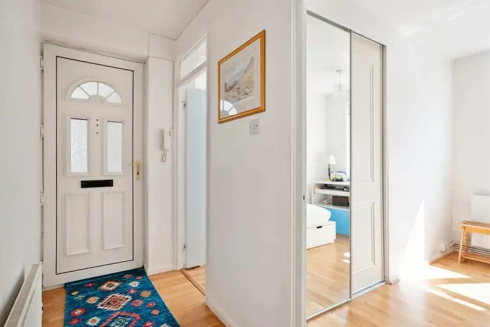 Spacious 3 Bed Flat W/communal Garden in Euston