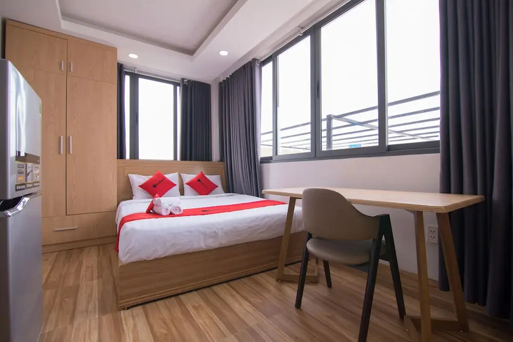 RedDoorz Premium near E-Town