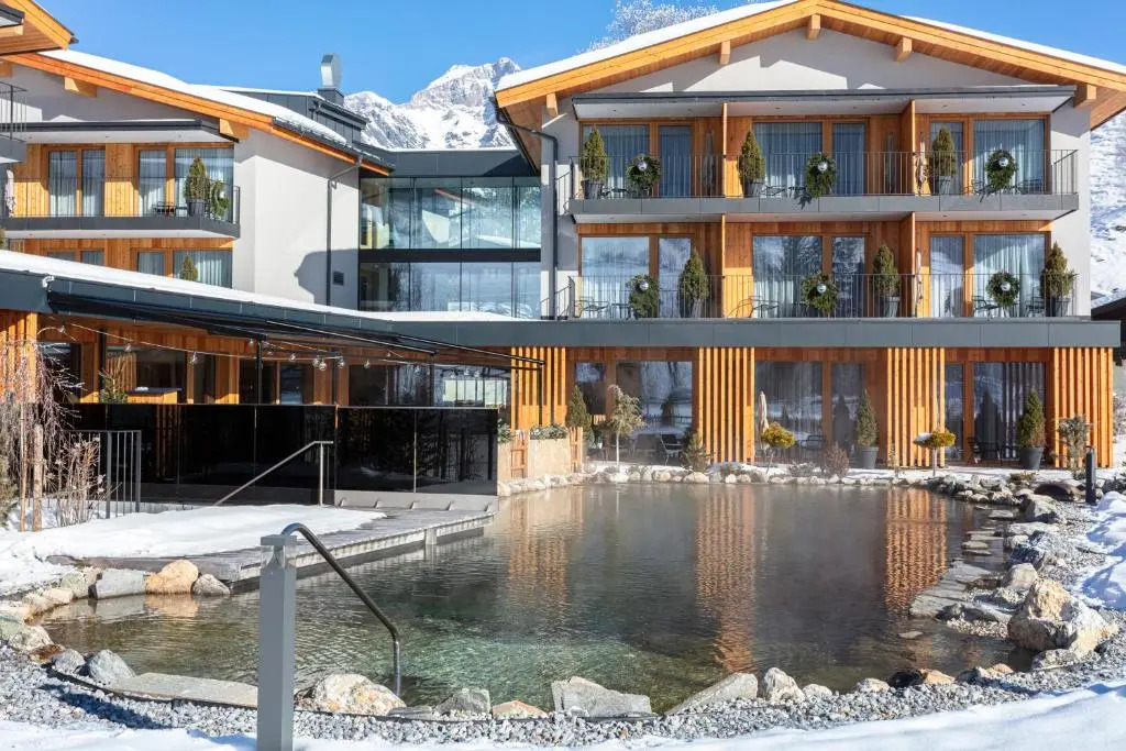 Wellness und Brunch Hotel MorgenZeit beheizter Naturteich Genuss Frühstück bis 13 Uhr Hochkönig Sommercard