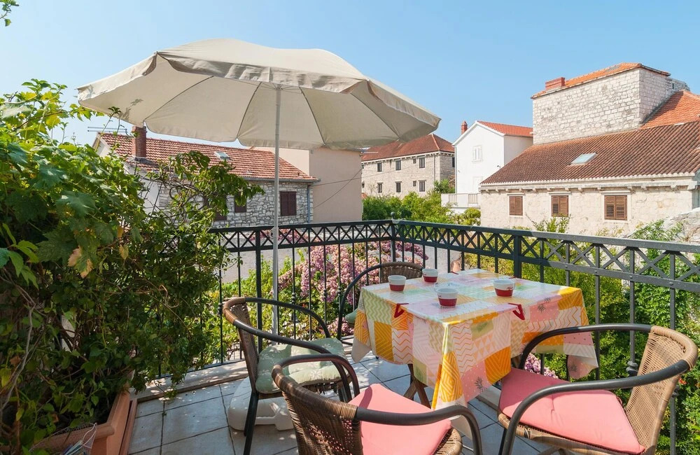 Awesome Apartment in Sutivan With 2 Bedrooms, Wifi and Outdoor Swimming Pool