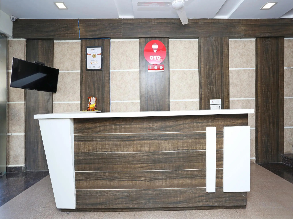 OYO Flagship 8173 Hotel Singh Palace