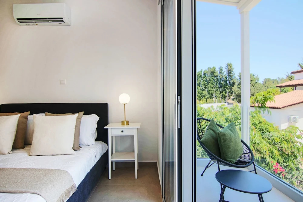 Phaedrus Living Seaside Luxury Limnaria 172