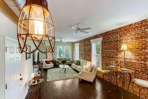 JBH 115 W 2nd Apt #1