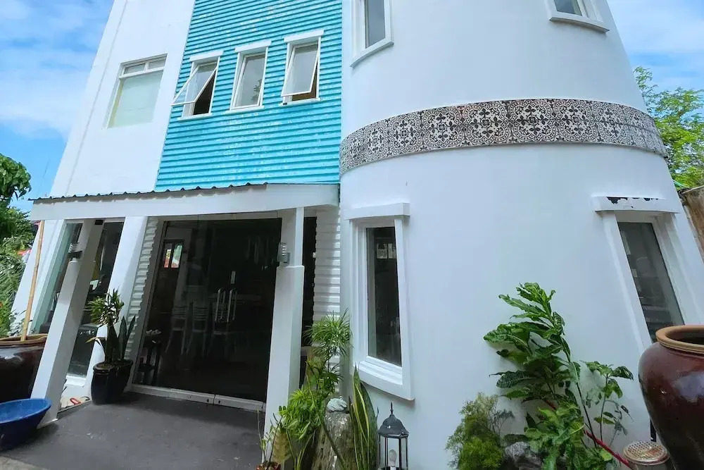 Here Innstead Boracay powered by Cocotel