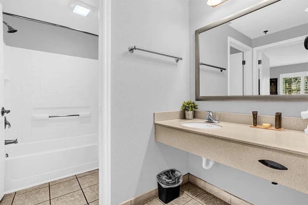 Modern Condo With Pool & Hot Tub - Universal Studios