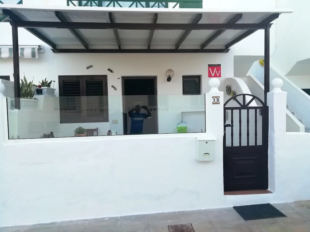 Apartment with 2 Bedrooms in Arrieta, with Furnished Terrace And Wifi - 300 M From the Beach