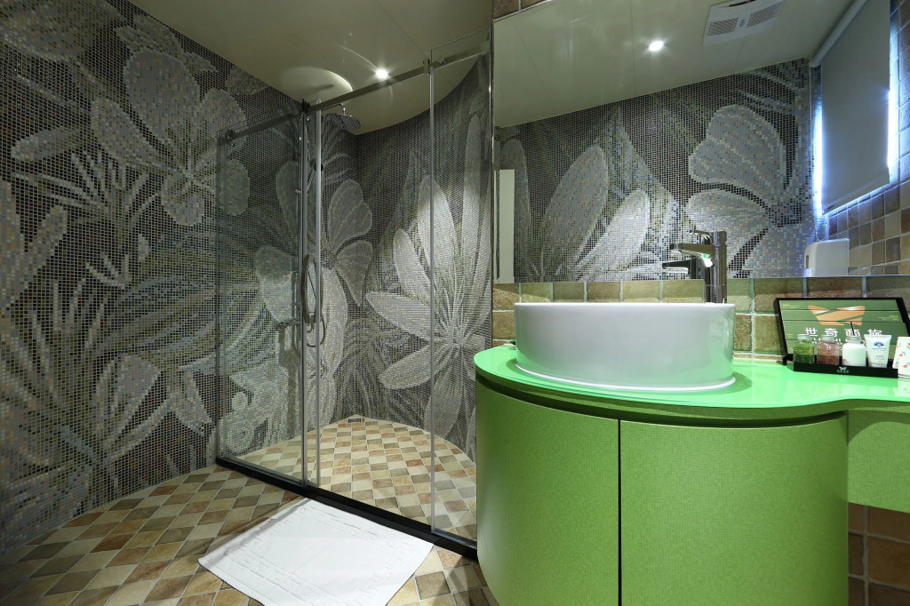 Shichi Hotel