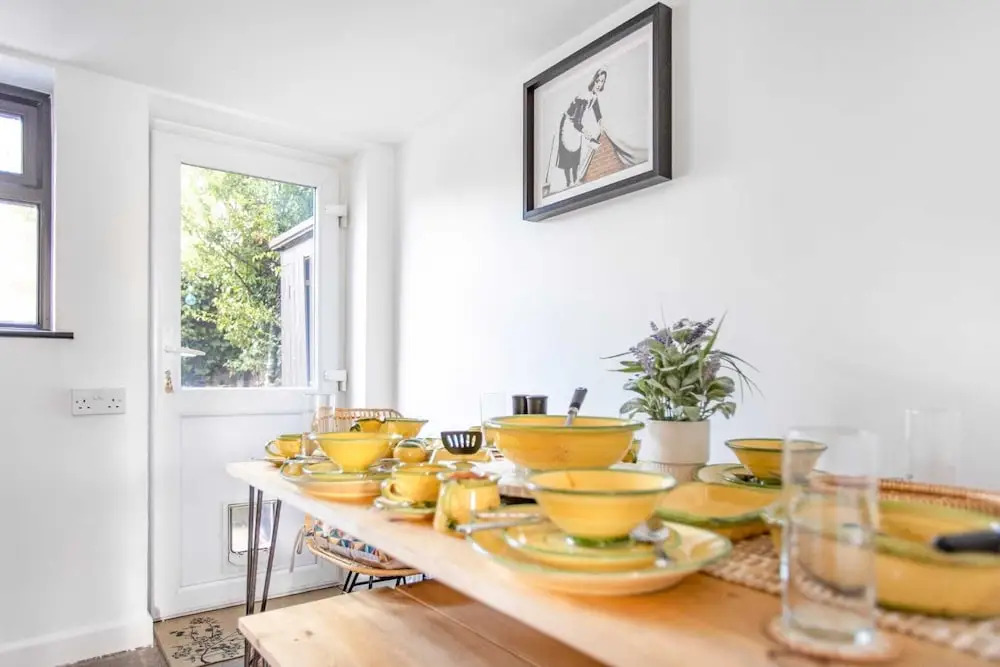 Stunning character 2bed Cottage in St Albans Wifi