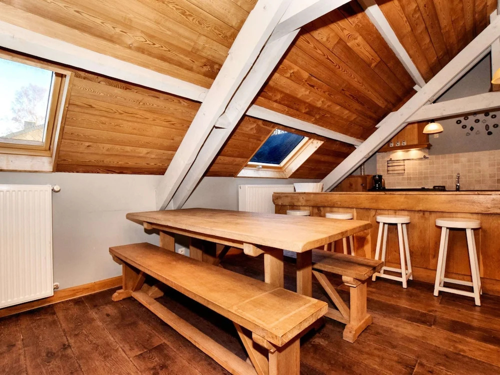 Rustic holiday home in Halleux