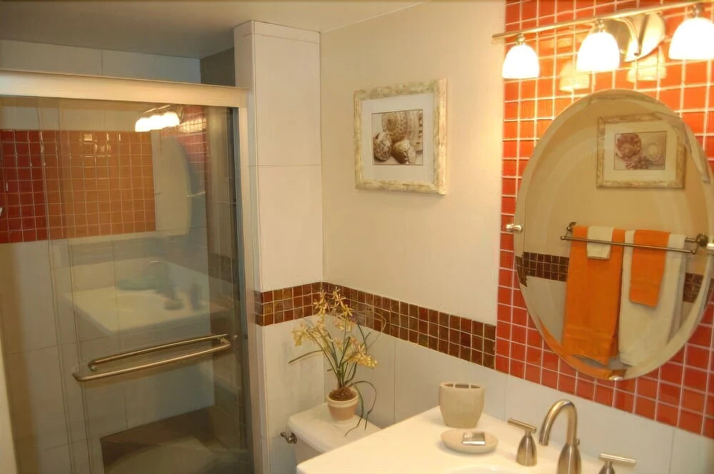 Sunset Royale - 204 1 Bedroom 1 Bathroom Apts
