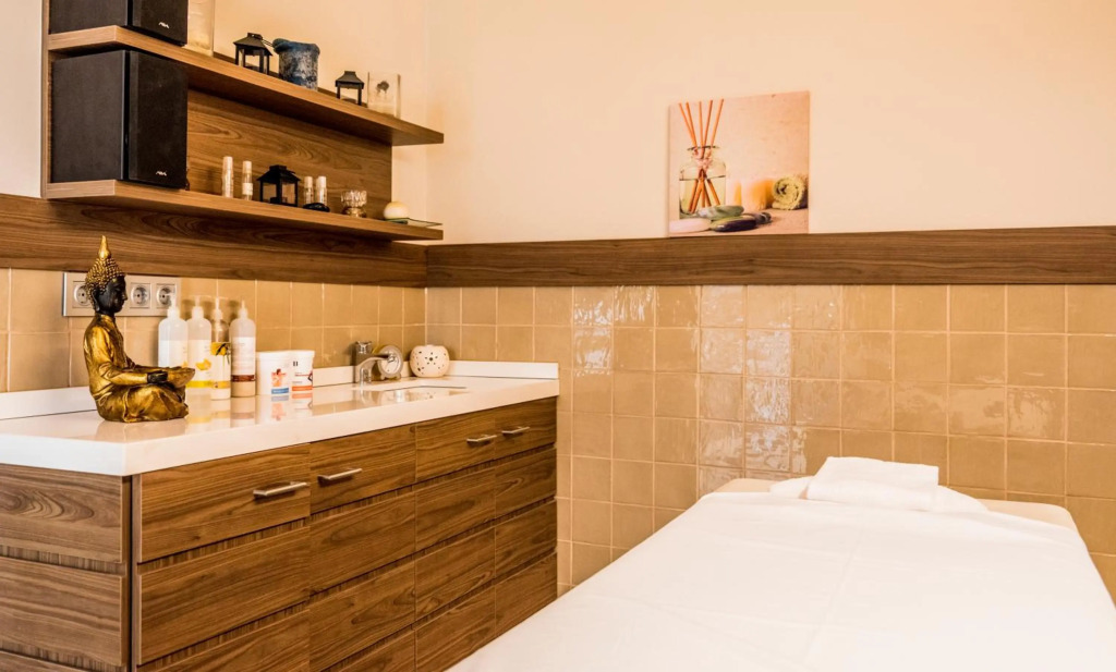 Costa Encantada Suites & Resort