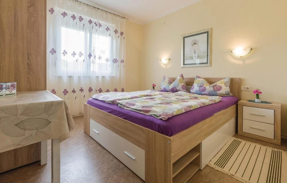 Awesome Apartment in Porec With 4 Bedrooms and Wifi