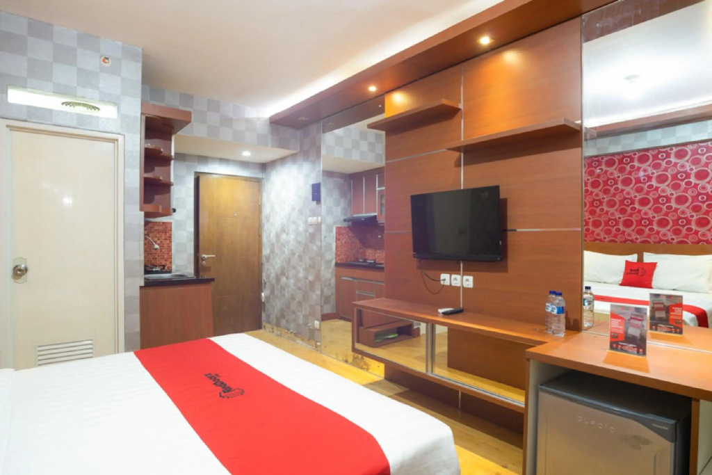 RedDoorz Apartment at Bogor Valley
