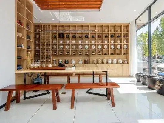 Chengjiang Yanhu Inn