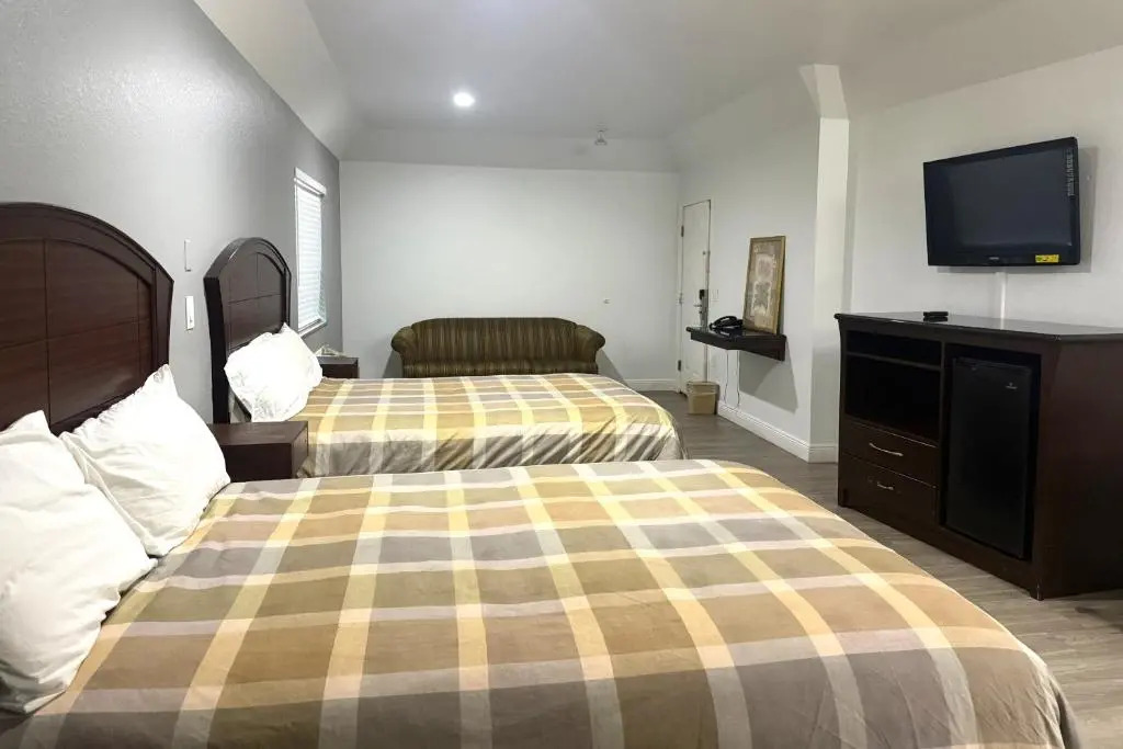 Hotel O Regency Suites Houston - IAH Beltway 8