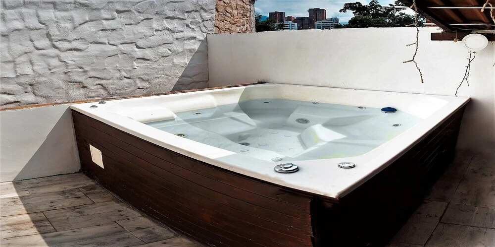 $ PROMO $ 3 Bedrooms with Bathrooms apartment & Jacuzzi in Lleras park @Poblado