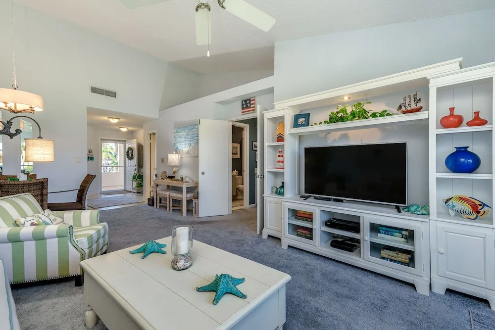 Vista Verde West by Vtrips
