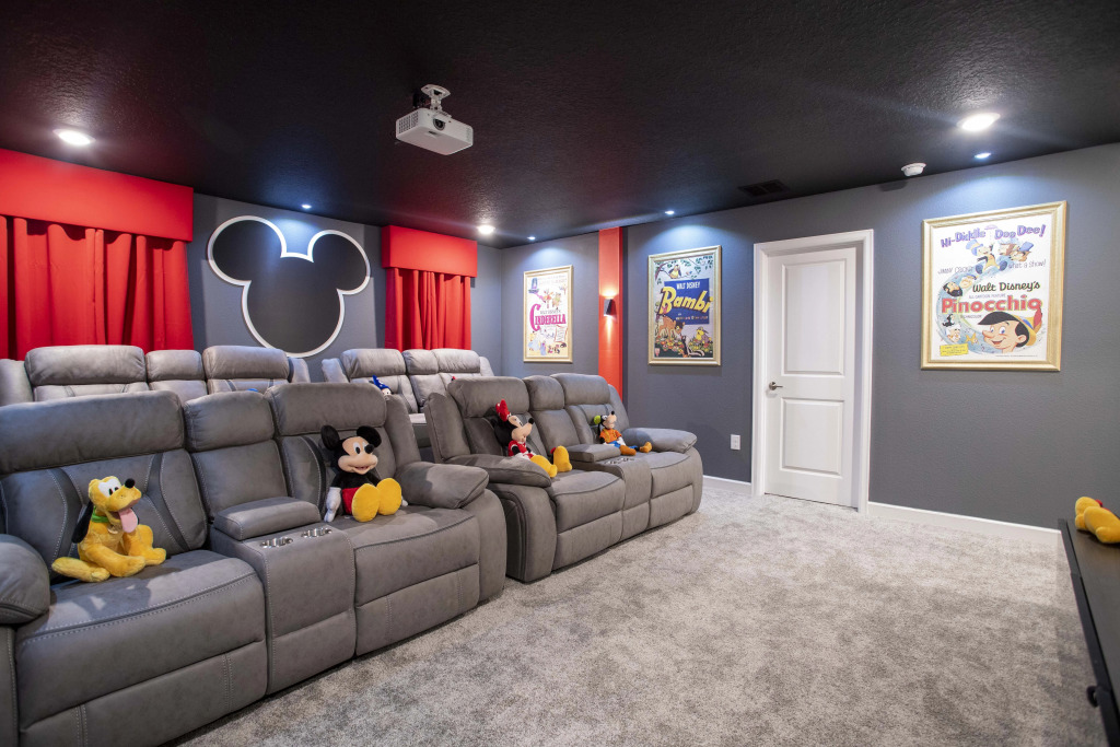 Super luxury home with cinema and game room near Disney