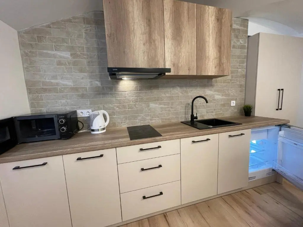 Modern guest house in city center I Room 1