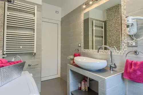 Esther Apartment