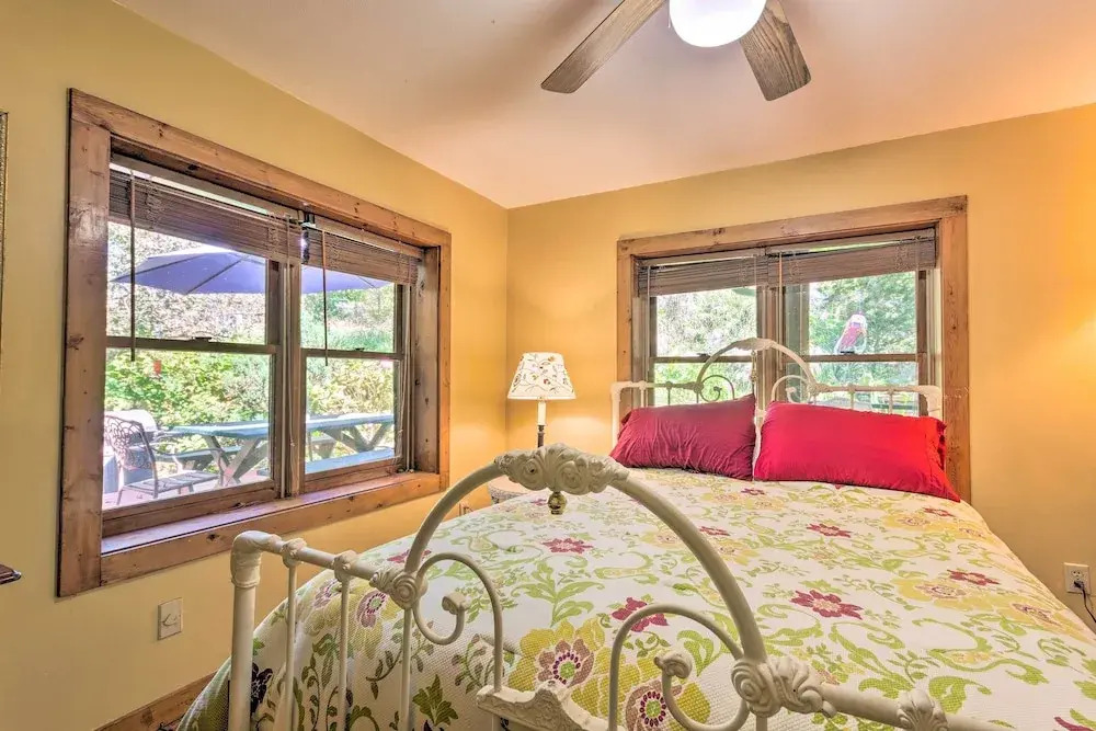 Rustic-Yet-Cozy Cabin w/ Patio, 12 Mi to Asheville