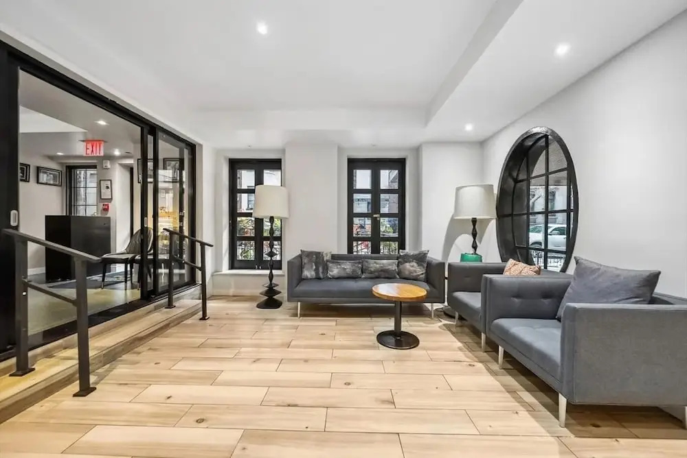 Lexington Plaza Hotel