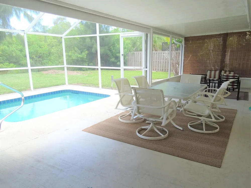 6536 South Village 3 Bedrooms 2 Bathrooms Home