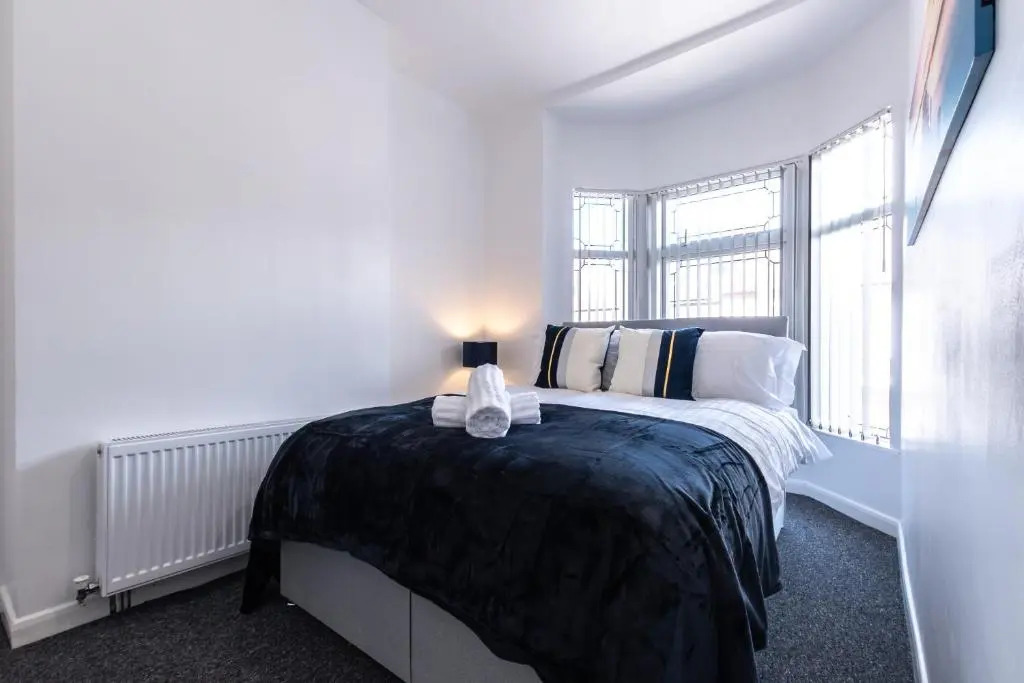 Tanzanite - 5 Bedroom House / Sleeps 10