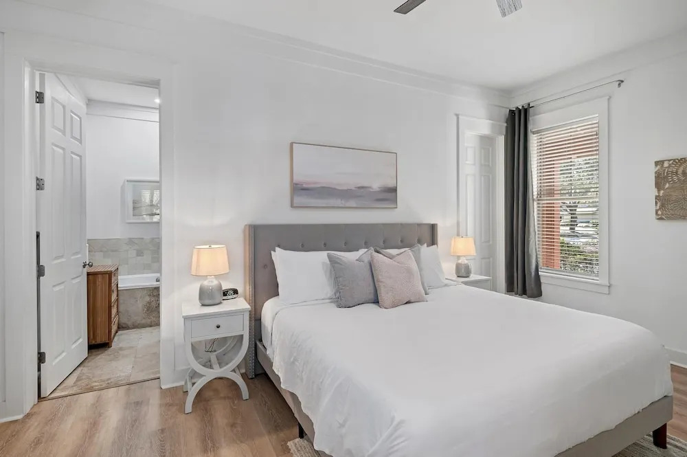 Magnolia Bay 8593